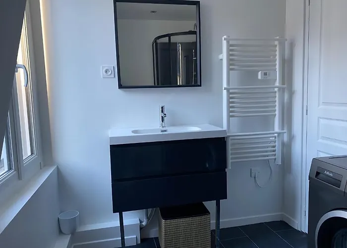 Centre à 50m De La - Ancv Accepté * Granville